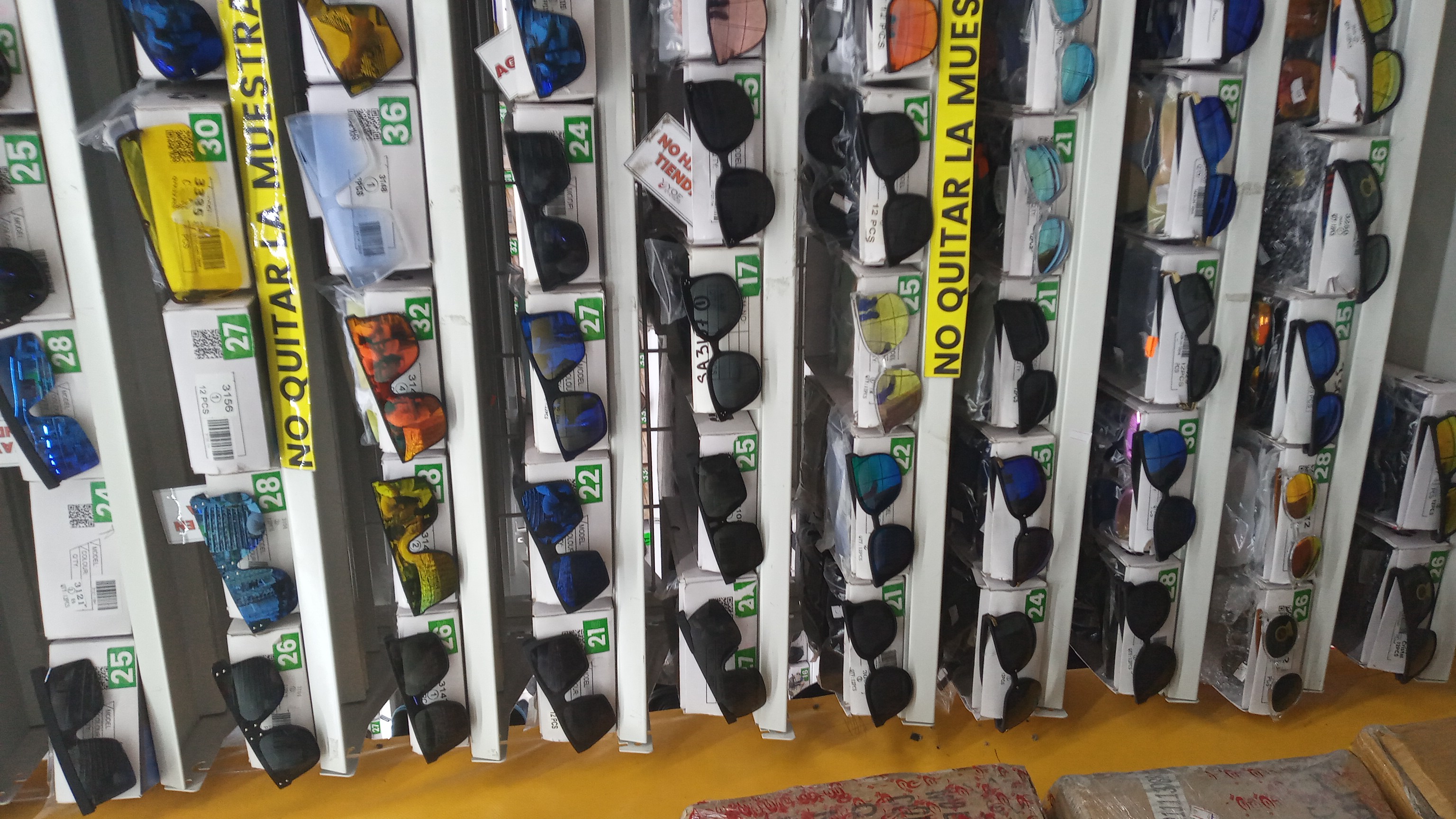 YE LENTES PARA EL SOL Y OPTICAS 